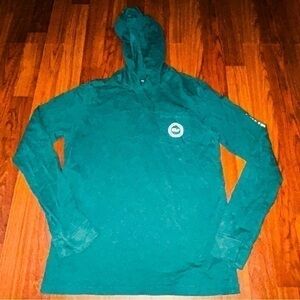Vineyard Vines Youth Long Sleeved Hooded T-Shirt Size XL (18)